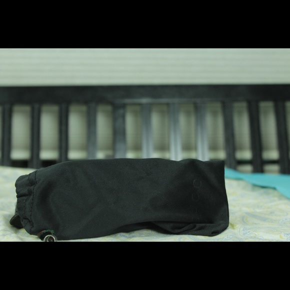 Gucci Sunglasses - Picture 2 of 4